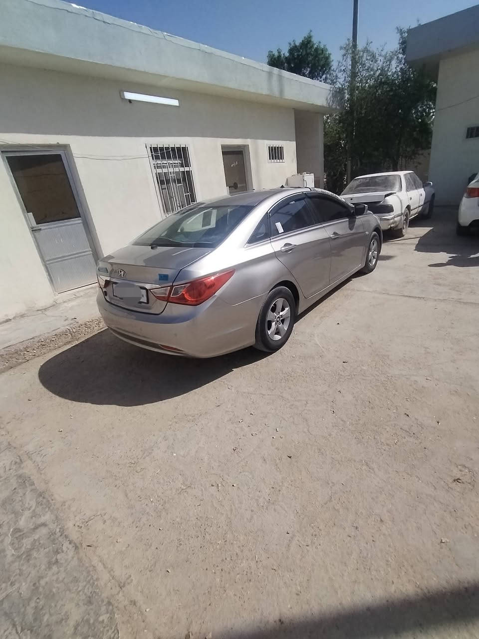 السعر 105
سوناتا مديل 13 كوري سياره كلش نظيف وجاهزه كل نقص ما بيها غير مكفول من الصبغ
مكفول من الضربه القويه والكصه والكلبه والتجوه والغود وشواصي مكينه كير تبريد حداده كله جاهز  اما الصبغ غير مكفول بيها طخات ومعمرات ومصبوغات سياره حلوه وجاهزه ابيع شرط التحويل رقم بصره مكاني بصره شط العرب
***********
