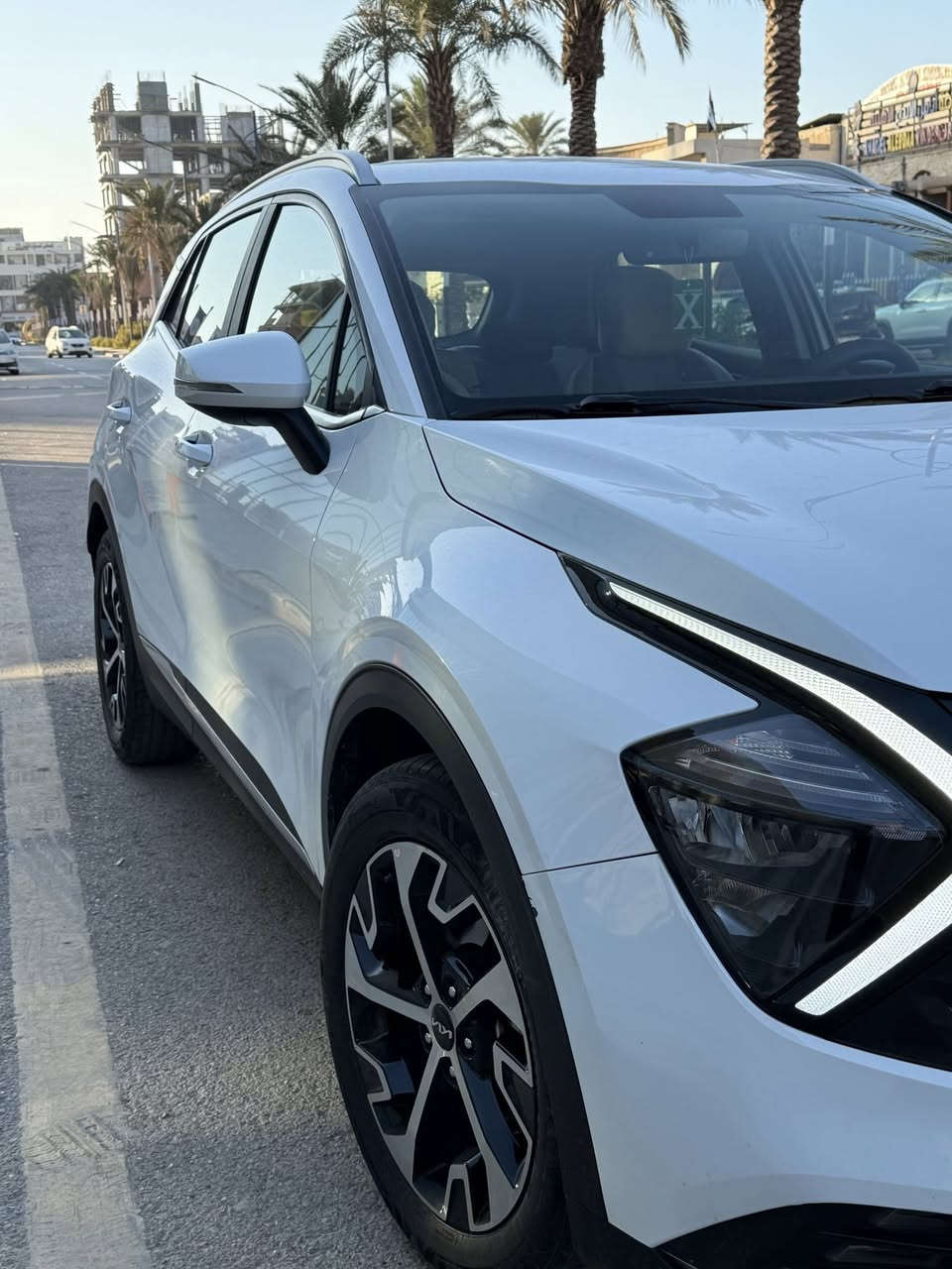 السلام عليكم سبورتج 2030 ماشيه 40 الف قماره حديد بيها بارد بالباب السايق تحويل مباشر مكان السياره بغداد المنصور 
***********
مكلف بالنشر
