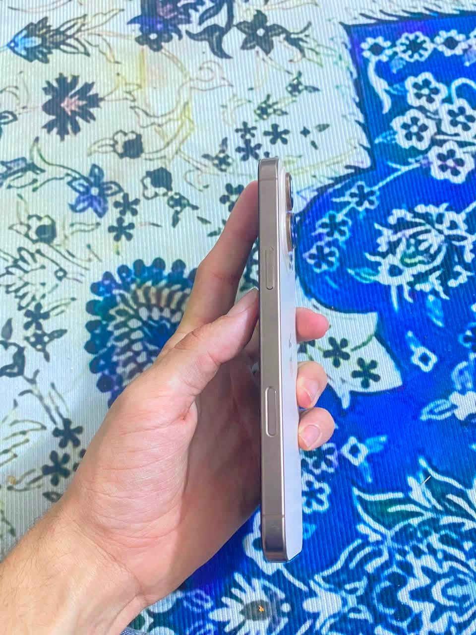 ايفون 16 برو ماكس
ماستر
الجهاز مال بيت مكفول من كلشي 
ذاكره 256
بطاريه 91 
كامل ملحقات 

العماره

*********** متواجد واتساب
