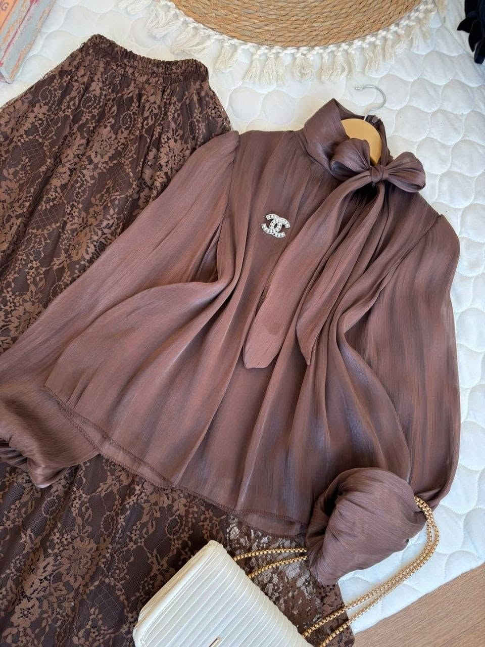 كوستم قطعتين مريح بل لبس👌🏼 

نوع الخامه 🍒👇🏻 

قميص اوركزه مبطن ✨
تنوره كيبور مبطن ✨

القياسات يلبس 👇🏻 
38 40 42 44 46 48 ✨

السعر 35 إلف ✨


**إذا كنت صاحب هذا الإعلان وتريد حذفه لأي سبب، رجاءا أرسل رسالة إلى الدعم الفني**