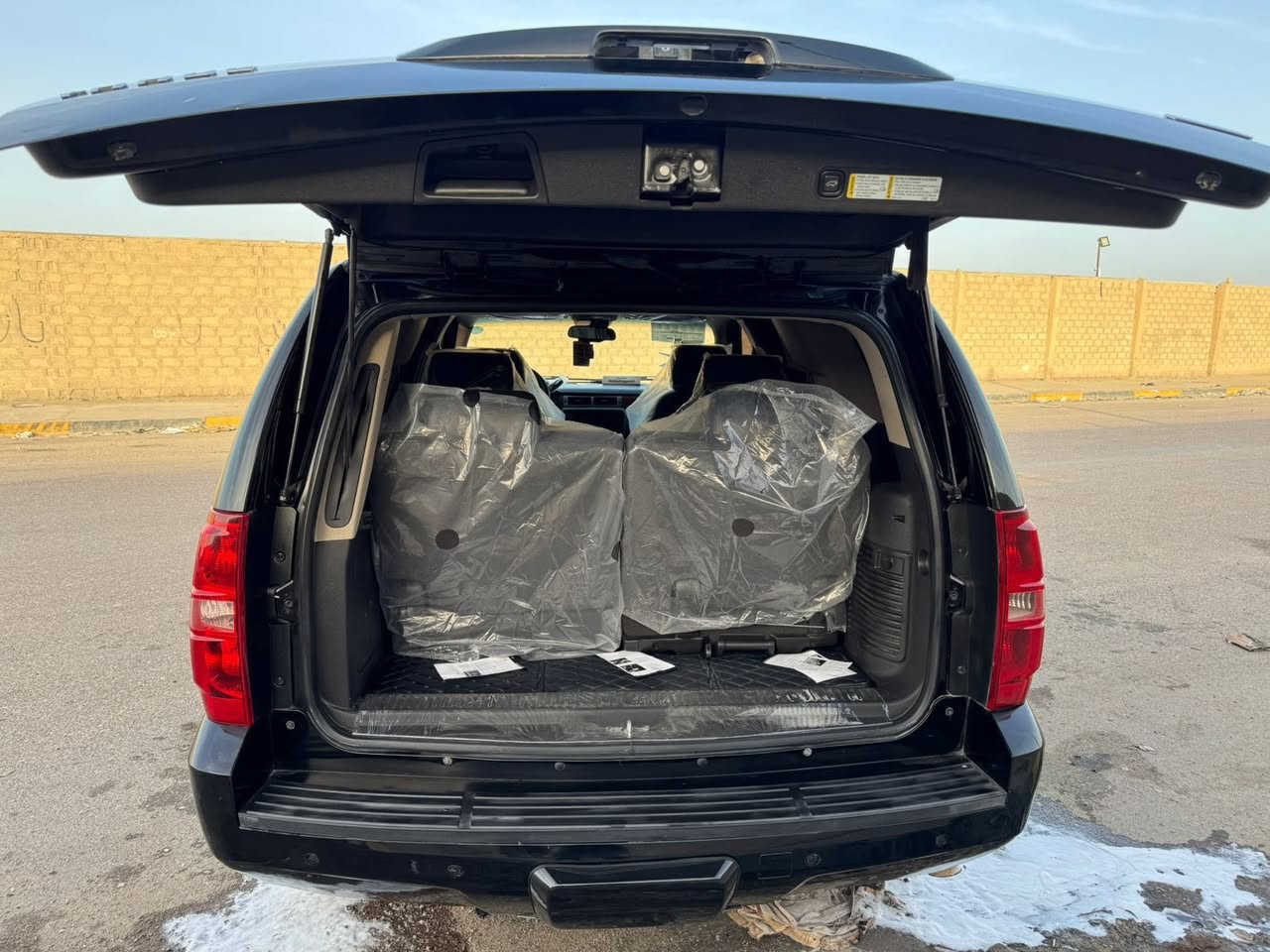 السلام عليكم  (ادوات ادوات ) دخول جديد انه المستورد سياره بلاديه للخير.      تاهو 2008 LTZ فول للخير 1/1 معروفه مواصفاته لون خارجي اسود لون داخلي اسود كفاله (كص وسرقه ونتر بول ) السياره كارتون متوم ارقام وسنويه شغل مضبوط السياره جاهزه للخير درهم مذب عليه حداده تخم تاير كير مكينه تبريد جاهزه من جميع النواحي مكان السياره بصره سعره (115 ) وبيه مجال للشراي السياره جديده رجآ رجآ لحد يكسر بيه الهاتف *********** متواجد واتساب وفيس وشريحه وشكرآ
