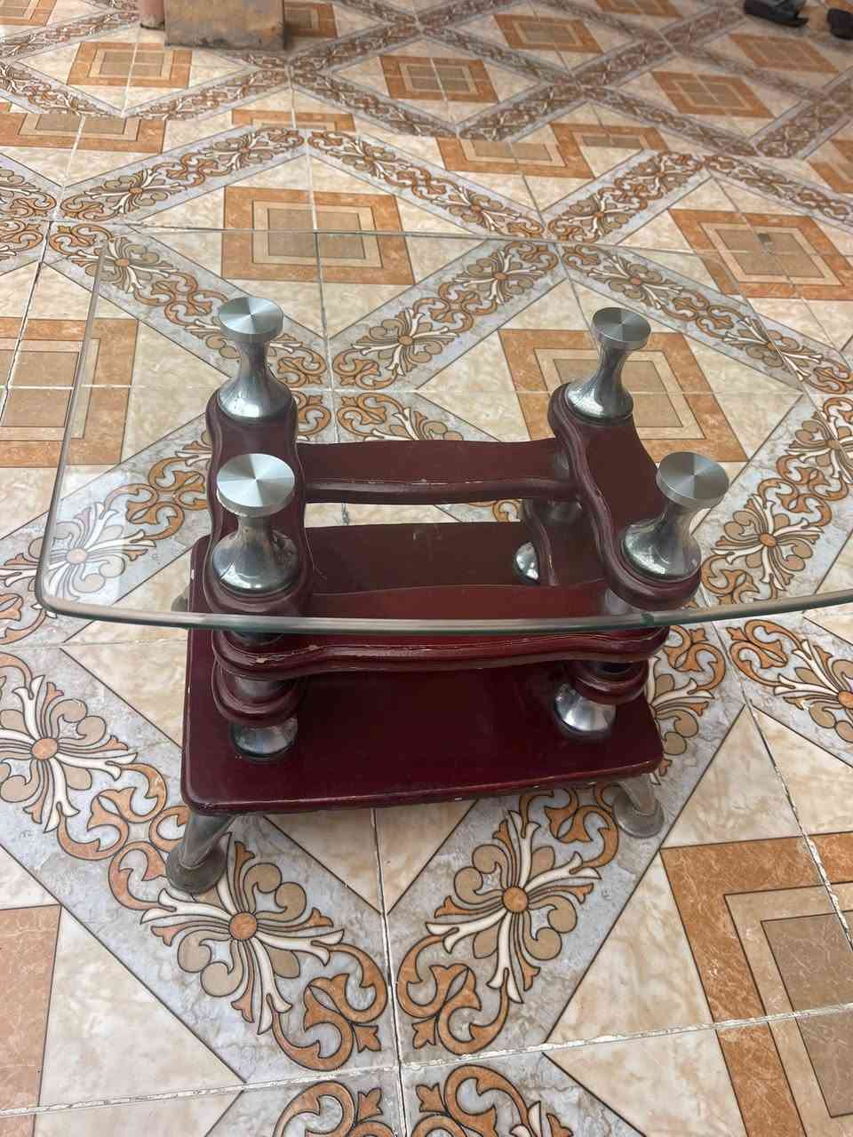 🔥 للبيع: طاولات زجاج عدد 4 🔥
طاولات قهوة/جانبية بحالة جيدة جداً  
 السعر 25 (4قطع ) بي مجال


**إذا كنت صاحب هذا الإعلان وتريد حذفه لأي سبب، رجاءا أرسل رسالة إلى الدعم الفني**