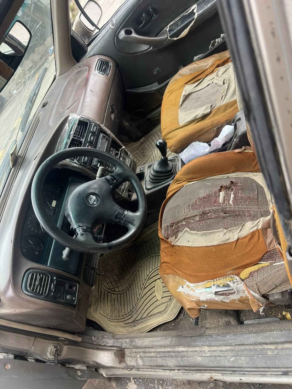 نيسان بريمره  محرك 20   مكبنه بيها اثر نفح. سعر 13 شرط التحويل   ولباقي  كدام العين  مكاني موصل ايسر حسي صدام. ***********.
