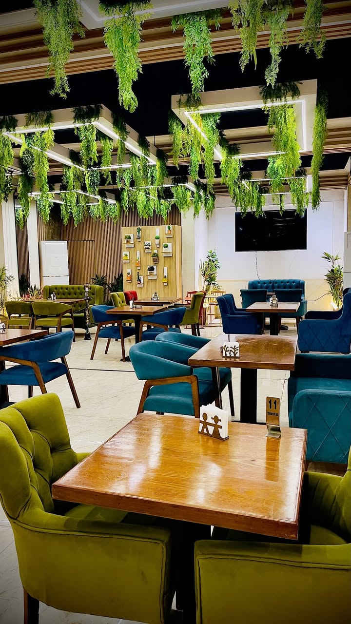 مطعم وكافي للبيع بسعر مناسب التفاصيل  ***********
