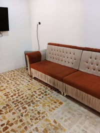 ديوان للبيع نظيف جدا بيها تلبسيات جدد ممخليهن كلش حلوات وياهن077690681...