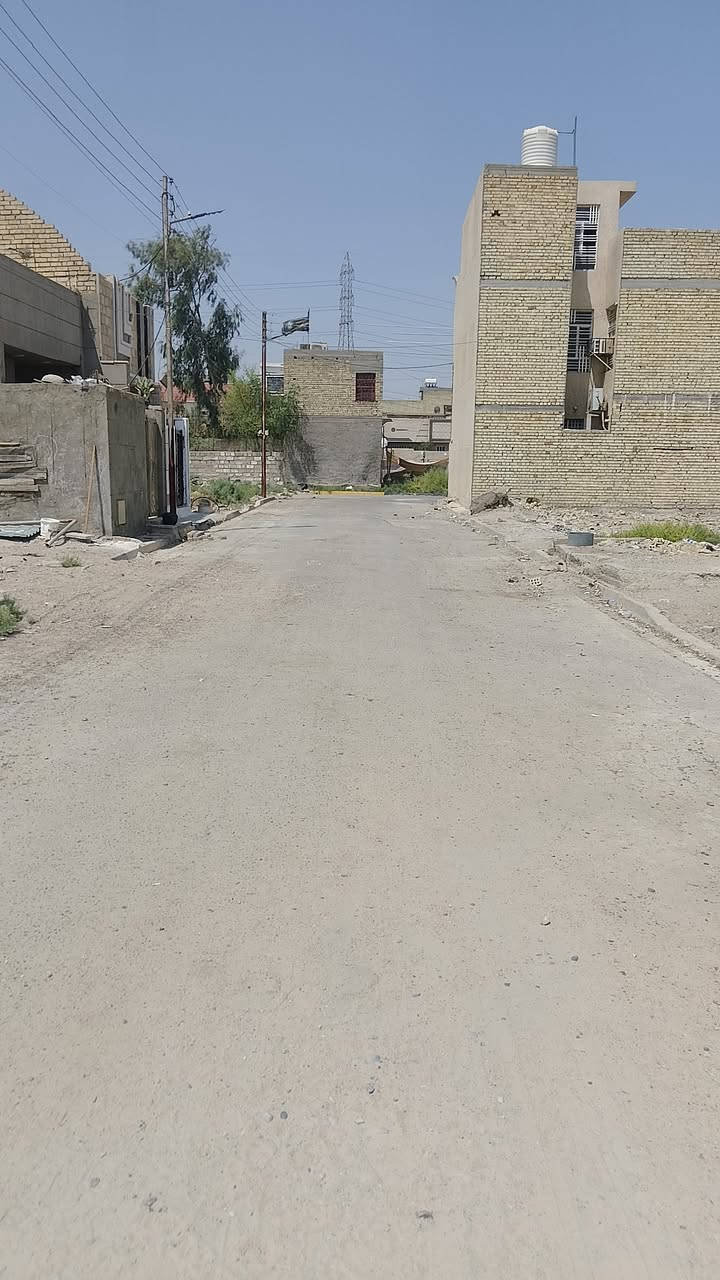 السلام عليكم قطعة أرض للبيع 50 متر زراعي أصولي سند 25 مصبوبه رفت وبتلو كافت الخدمات موجودة مي مجاري تبليط ارصفه كهرباء إنتر نت ضوئي العنوان الشعب حي البساتين حي المصطفى مقابل محطة وقود سما بغداد قرب سيطرة الشعب القديمه السعر (35) ***********
