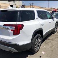 GMC اكاديا 2020 السيارة ع حادثها مال امريكا ونقص بيهة ظفيرة هم غير مصل...