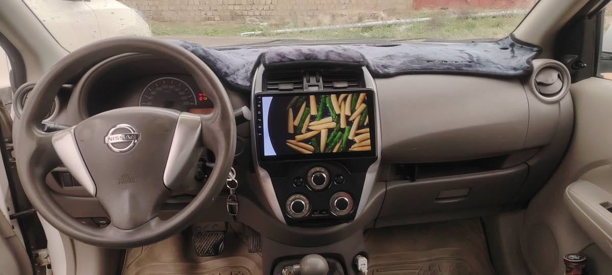 نيسان صني هندي موديل 2015 
سياره بأسمي رقم  اربيل انكليزي 
موجود بيه كوبون بانزين 
گير ومحرك شرط
   4 تايرات جديده قبل كم يوم بدلتهن
ضرر سياره ثلاث قطع سياره واكفه كدام باب بيتي واجه سياره ضريه من خلف  وكم مكان بارد فقط اتشوفه سونار كدامك عزيزي وياها هديه دعاميتين الامامي والخلف  مشتريهن بعدني ماشادهن 

السعر 88 ورقه وبيه مجال بسيط اتصال ع رقم او مراسله واتساب فقط ماجاوب خاص ماسنجر ماعندي
 *********** كركوك, العراق
