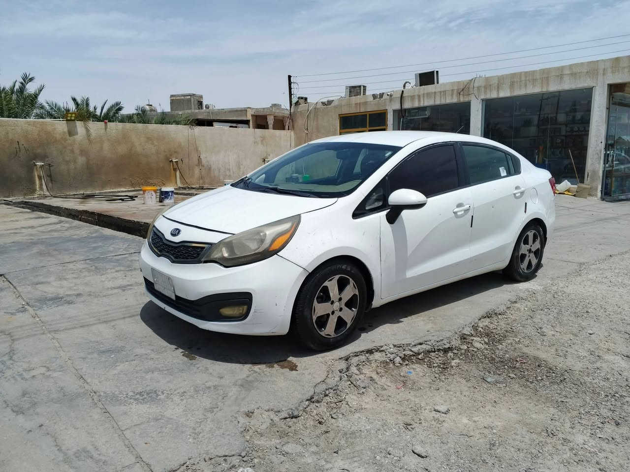 كيه ريو موديل ١٢ خليجي مكينه ١٦٠٠
بيه جاملغ وباب رقم أربيل بأسمي 
تريد وكالة تريد مداور
٦٨ وبيه مجال 
مكانه نجف 
***********
