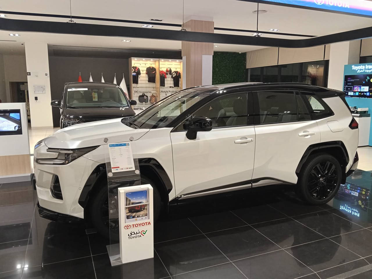 منشور للاطلاع انا اعمل في وكالة ساس 
RAV2026
تتوفر ب 9 فئات 
3 بنزين بمحرك 2000
6 هايبرد بمحرك 2500
كل الانواع بكير CVT
السياره حاليا مجرد للعرض في هذي المرحله تتوفر للحجز في الشهر القادم 
للحجز . الاستفسار زيارة موقع الشركة تيوتا ساس فرع السيدية او الاتصال ***********
