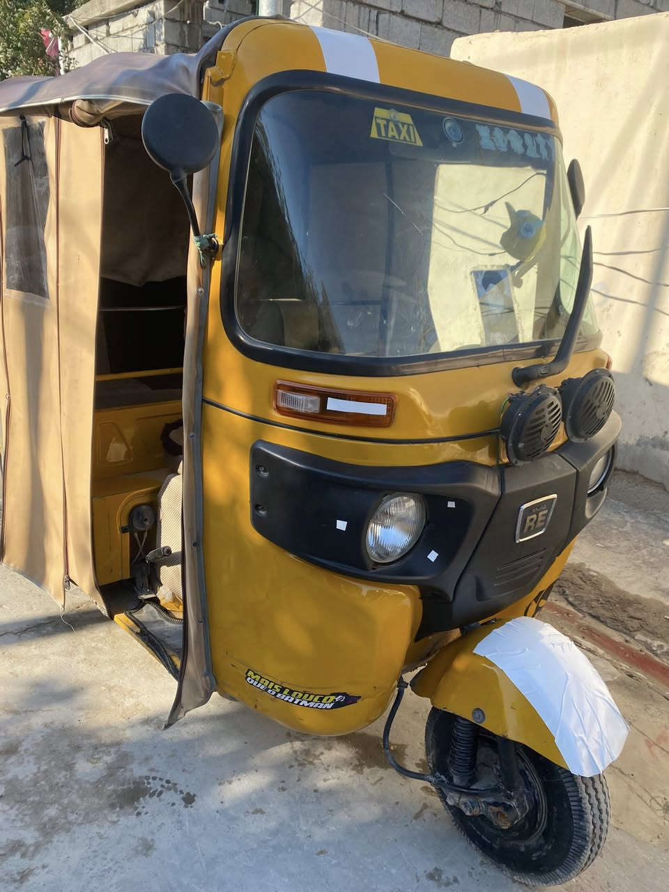 اعادة نشر بسبب الوعود الكاذبه.
تكتك ٢٠٢٠ 
لوحه وسنويه ب اسمي تحويل ثاني يوم .
تجفيت كامل جديد التكتك خير من الله .
تخم تايرات جديد .جگ سبير جطلات كهربئيات مكينه كلهه تمام 
مكفوله من الغرامات 
سعر ٦٥٠٠ وبيها مجال قليل للشراي .
***********
