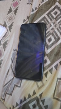 ايفون ١١برو ماكس مبدل شاشه ويحتاج تبديل بطاريه الظهر واضح بلصوره ذاكرة...