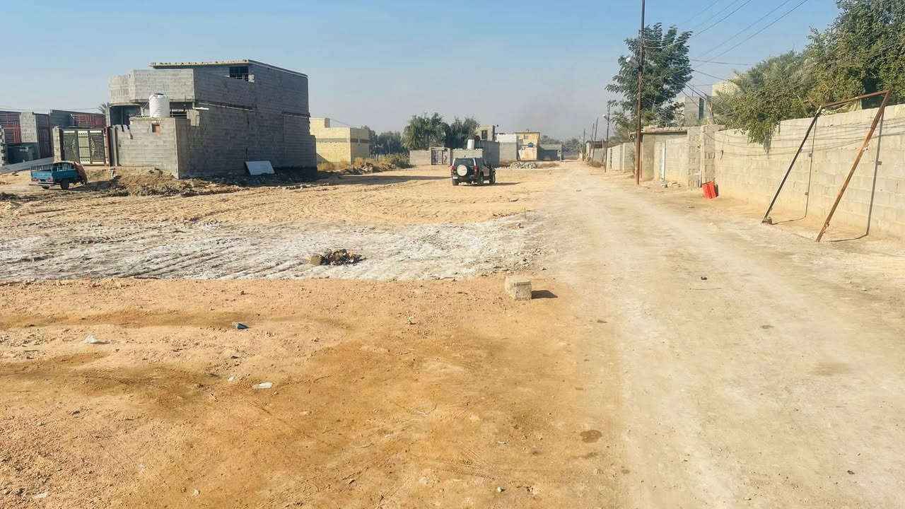 قطع ارضي للبيع في كربلاء تبعد عن الامام الحسين عليه السلام 7 كيلو فقط تبعد عن طريق كربلاء حلة  400 م فقط قريبة على سيطرة الابراهيمة
200م او 400م او اكثر  كل القطعة 1600م  تبليط وكهرباء وماء منطقة سكنية سعر 200م ٢٦ مليون الله يديمك يا رخص 
ملاحظة تصلح حسينيات او سكن لان قريبة  طابو سند ٢٥
***********
***********
