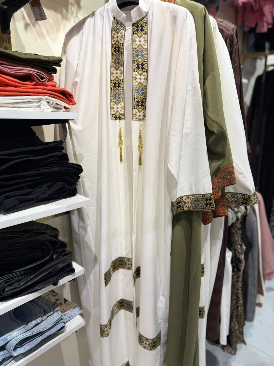 جمال القطعه توفرت يمنه حصرا 😍🫶🏻


**إذا كنت صاحب هذا الإعلان وتريد حذفه لأي سبب، رجاءا أرسل رسالة إلى الدعم الفني**