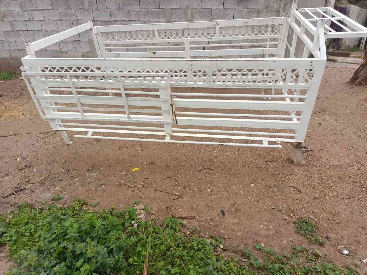 محجر كيه نثيه 2700
رتفاع 120 س.م يعني متر وعشرين س.م
ثقيل محجر ما يحتاج كلشي نضيف ما بي لا لحيم ولا هاي محجر تزكام 
العلوان ميسان علي الغربي السعر 450 وبي مال حق الجيه ***********
