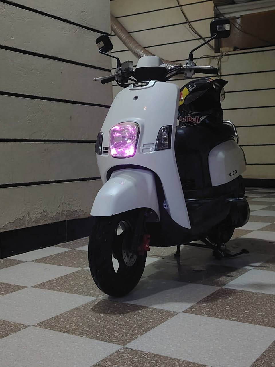 ماكس بوليس للبيع مامتعوبة نضيفة كلش،  بانزين محسن دهن امزويل،  ماصارلهة هواي طالعة من الوكيل،  
مكاني ميسان العمارة،  خاص موجود، وهاذ رقمي هم ***********
