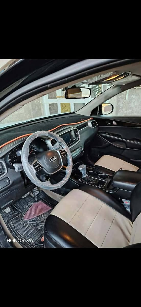 سورنتو 19 امريكي فول 7 راكب امبدل جاملق وبنيد بدون دواخل السياره جديده ونظافه 95 / % وتدفه وتبريد ماشاءالله مال جناي*********** مكان سياره الانبار هيت الفرات اني مكلف بنشر ماجاوب خاص يلي يريد يشتري يخابر صاحب سيارة
