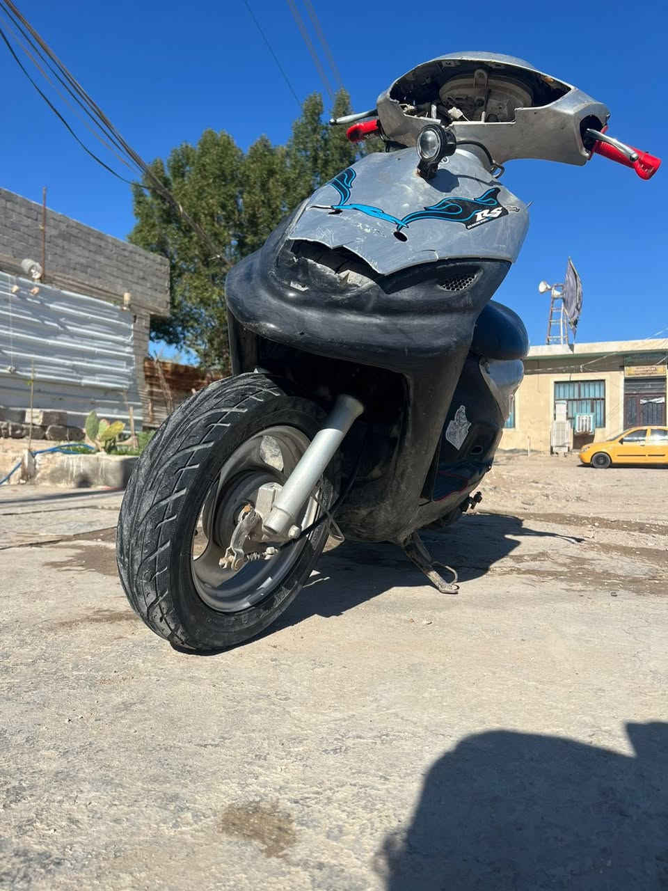 ماكس منغولي شغاله هندر و بگ لايت 
لايت مربوط مباشر محرك ما مفتوح تايرات جدد دراجه مال كراب بس حط دهن وبانزين وروح ما توگفك ابد 
السعر ٣٠٠ الحر السواده ***********
