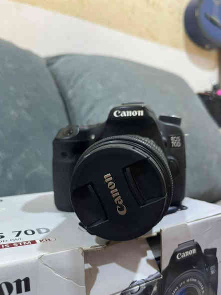 كاميرا كانون 70D
اخت الجديدة ٨٥%نظافتها
السعر ٦٧٥ الف 
مكاني بعقوبة 
***********
***********
