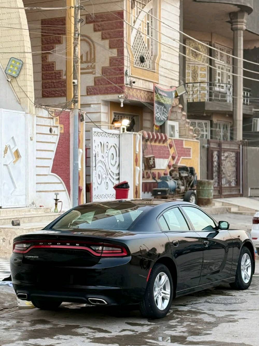 سلام عليكم جارجر موديل 22 اصل كفاله عامه داخله تقرير تعمل وتسير رقم بغداد الدولي باسمي ماشيه 65 ميل شاشه حجم كبير كامره دواره حساسات أمامية وخلفية وبعد هواي مواصفات