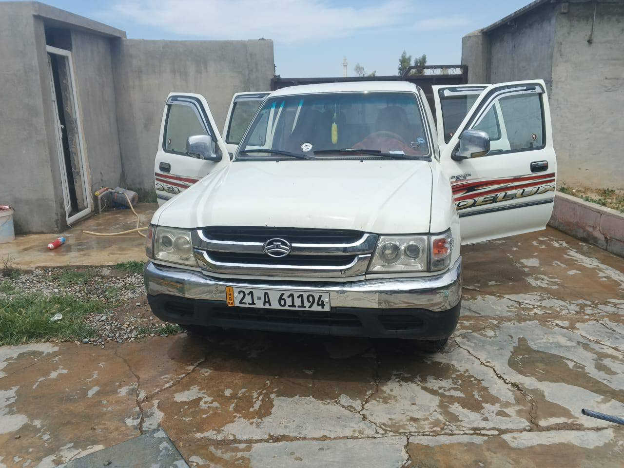 بەناوی خوای گەورە میهرەبان دێر مۆدێل2011لۆک نموونە لە جوانی ماڵی دۆستە هەمووشتێکی بیلادی ماوەتەوە قەترە غایسی نیە هەمووشتێکی بەشەرت  نرخی 80گەڵا کەمێک مەجال ناو نیشان کەرکوکە ***********سەیارەکە وەک وێنەکە جوانە بەس ماشااللە ئەوێت سەنەوی تەواوە
 تکایە موشتەری نیت تیل مەکە لەگەڵ ڕێزم
