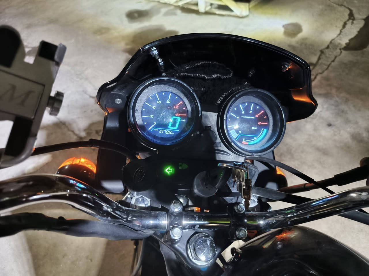 سلام عليكم دراجه ديوان للبيع موديل ٢٥ مكينه ٢٠٠ رقم اربيل دراجه فول مكفوله أي نقص مابيها احلا من الصوره مكاني ديالى التحرير السعر 2500000 وبيها مجال رقم الهاتف ***********
