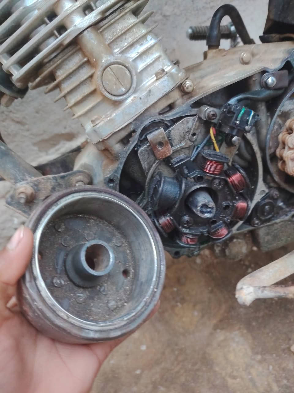 السلام عليكم. شباب دراجه رابيدو 19 شاصي ارشه 18للبيع عطلهه شوفت عينك. انطي سعر بل يرضي الله 🤍


**إذا كنت صاحب هذا الإعلان وتريد حذفه لأي سبب، رجاءا أرسل رسالة إلى الدعم الفني**