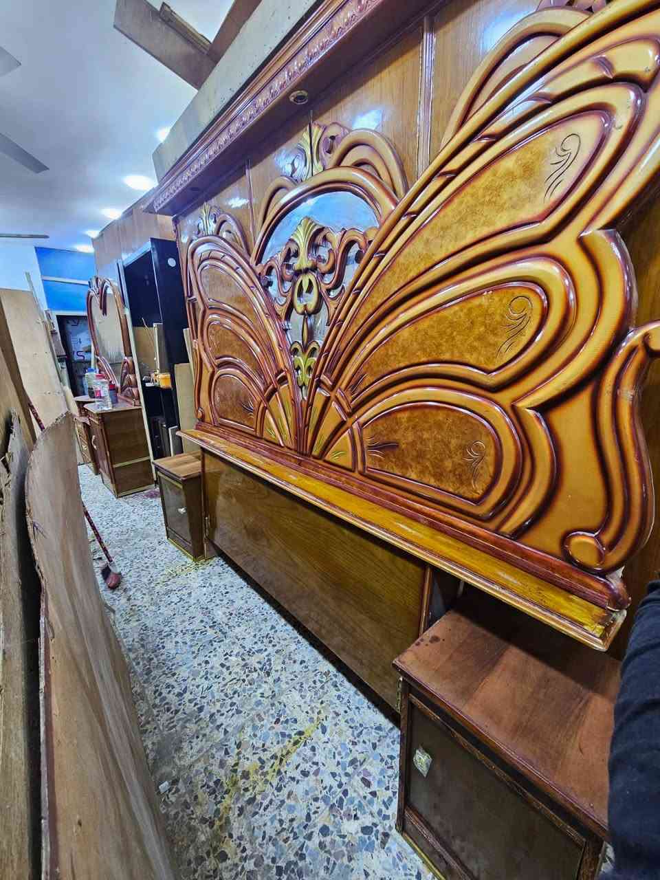 غرفه ست محلف عراقي داخل و صاج ثكليه ما تنشال حطاطه سعرهه 650 وبي مجال مكاني مكاني بغداد شعب شارع صحه ديوان واكو توصيل داخل بغداد ***********
