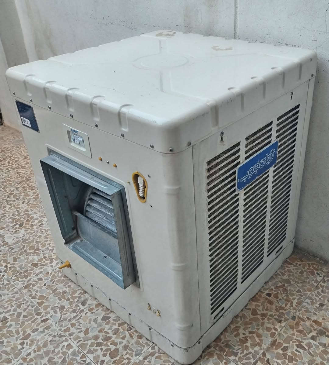 طباخ رويال مصري نظام بوري فرن خطين يشتغل قياس 60* 60 شغال فرن كلوب مقدحه شوايه كلو شغال نايلون الشركة بعد عليه عيون بواري شركه
مبرده كرمان جنوب حجم 2.5 شغال شرط ماطور نحاس 100 % مستعملة موسم واحد فقط العنوان موصل 
جانب الأيمن رجم حديد للاستفسار
***********
***********
