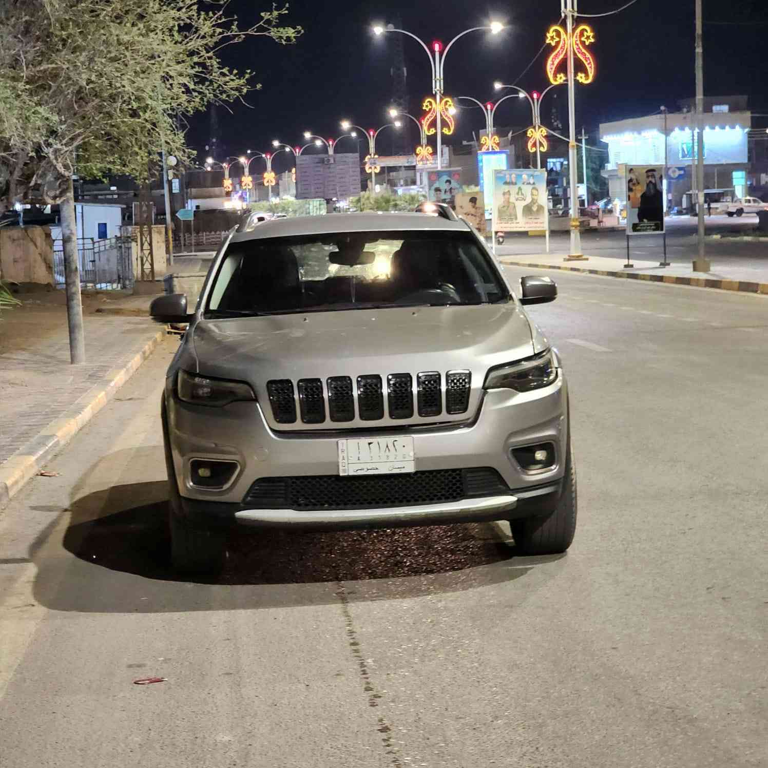 للبيع جيب بزون تريل هوك
***********
