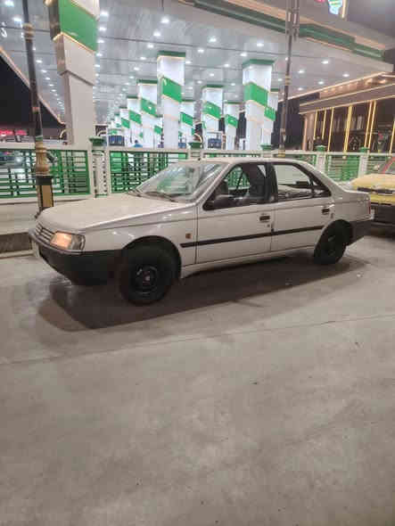 سلام عليكم شباب بيجو روئ 2009 سياره جديده مكفوله كفاله عامه مكينه كير تبريد تخم تاير جديد  صدر امامي وخلفي باتري جديد مكاني بغداد الزعفرانيه رقم ***********
