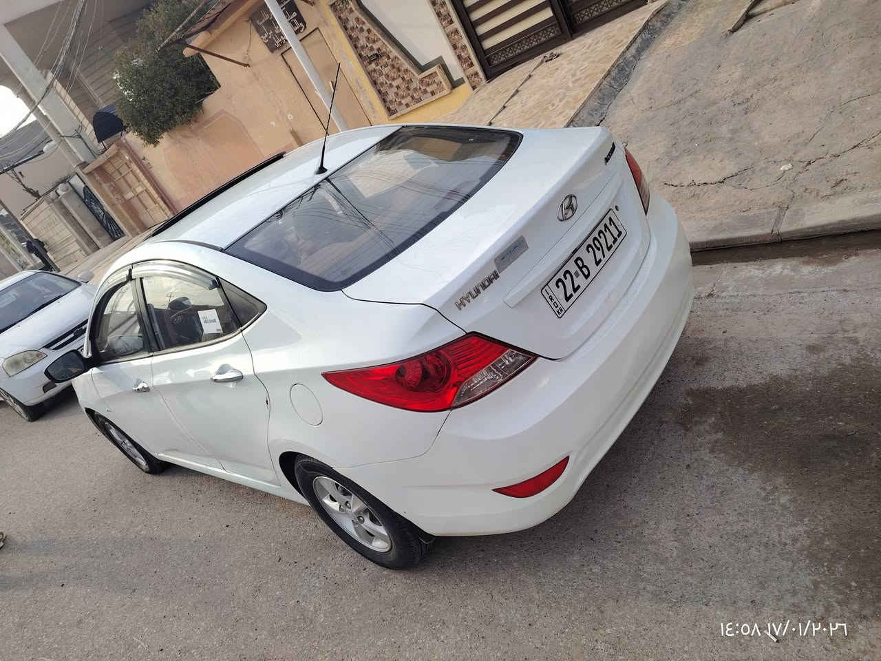 سلام عليكم اكسنت موديل 2011 فول مواصفات أرقام وهزة وسنويه جديد مكينه وكير شرط تبريد مكينة ١٦ دوش صبغ باب خلفي شرط التحويل للاستفسار *********** موصل القادسية واتساب سعر 102ومجال بسيط
