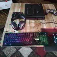 بلي 4 نظام 13.4 مستعمل نظيف ويا 2 جوستكات وموسع تخزين نص تيرا ويا كيبو...