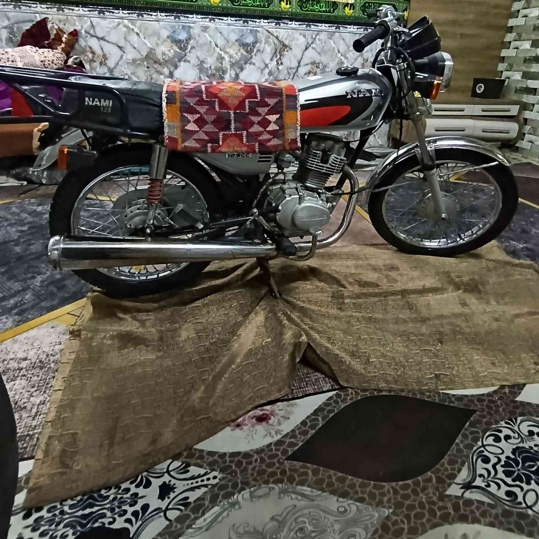 السلام عليكم للبيع دراجه اربعه كير 🏍️🏍️
اوراق اصولي 
موديل 16و المكينه 22
سعر ٧٠٠ وبيه مجال الطيبين 
مكاني نجف كوفه جمهوريه 
متوازي عل بيعته 
رقمي ***********
