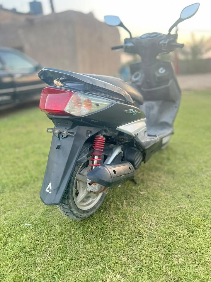دراجه سكنس فحل نوزل الدراجه خير من الله اخت الجديده
محرك جديد ما مفتوح شرط الفحص 
اوراق كامله منفيز مكاتبه 
السعر ٥٥٠ وبيه مجاال حك الجيه 
*********** 

***********
