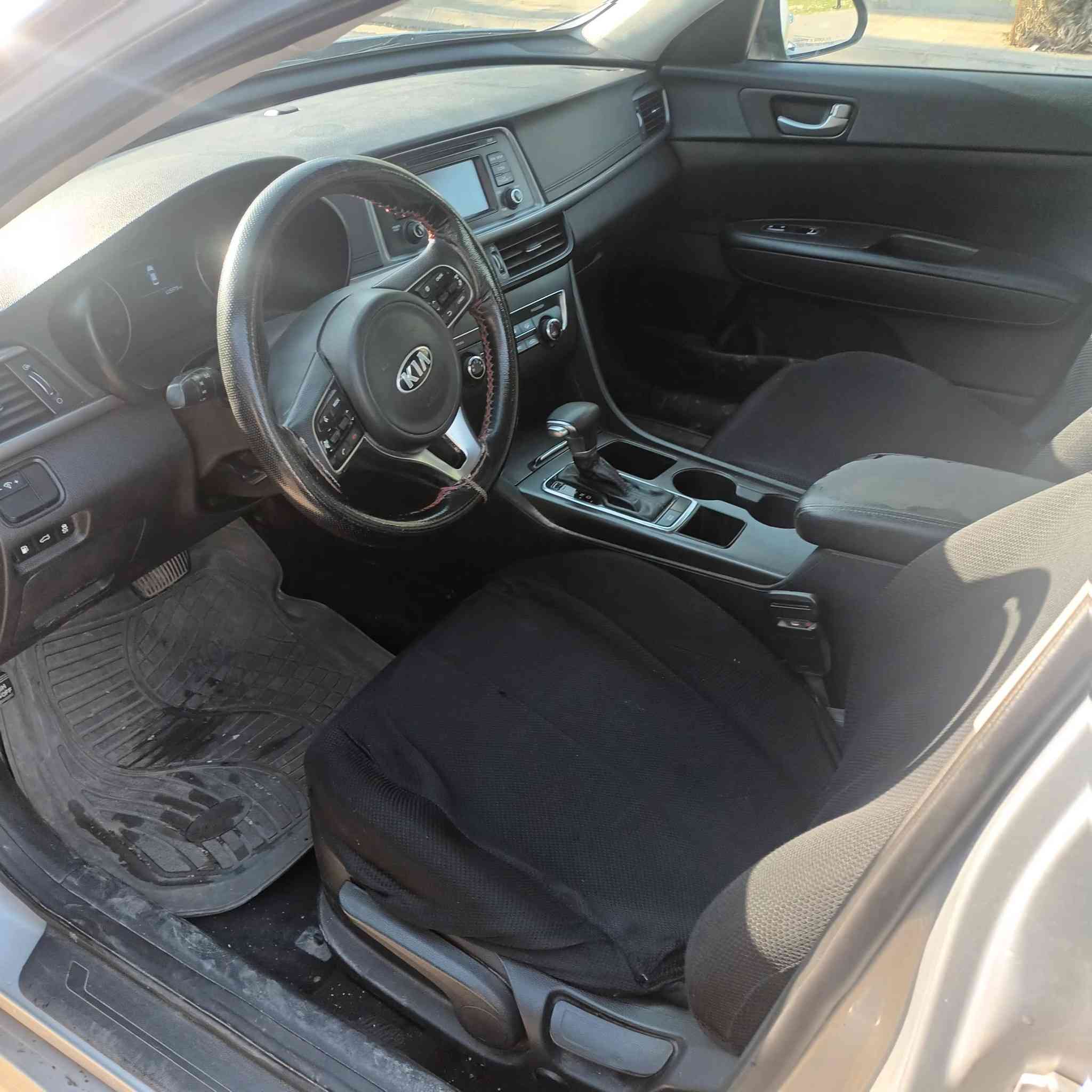 بە ناوی خوا
کیائۆپتیما 2017
ساغ
فول بە س سڵایت نیە
سێ پارچە بۆیاحی ئە وروپای هە یە
بێ د ە عم ولیدراو
تایە ی تازە پێشوودوای چرکە ی تیانیە
سعری 65گە ڵا
شوێن هە ڵە بجە ی شە هید
***********
