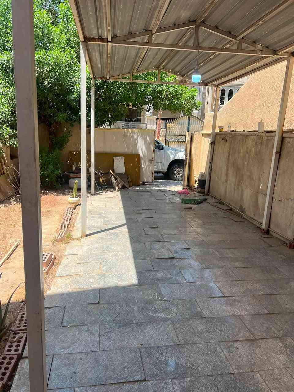 للايجار دار ١٥٠ متر السيديه خلف الضريبه يحتوي كراج حديقه صاله مطبخ خدمات صحيه و٣ غرف نوم الايجار مليون و١٠٠ بي مجال ☎️ ***********
