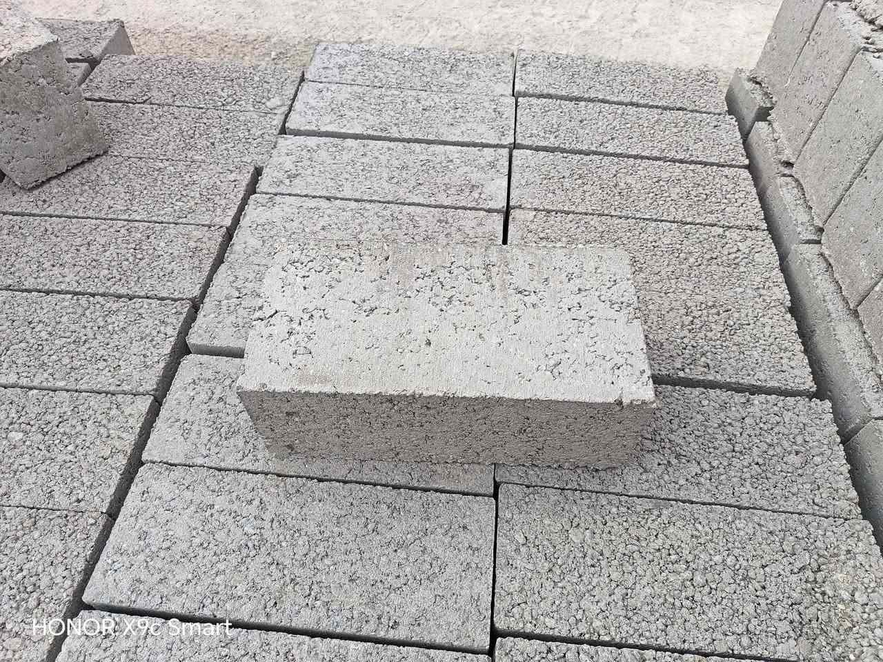 بسم الله على بركه الله يتوفر لدينا بلوك ابو ال 15 صلب درجه اولى سعر 850   معمل بلوك حجي  طه *********** حجز
