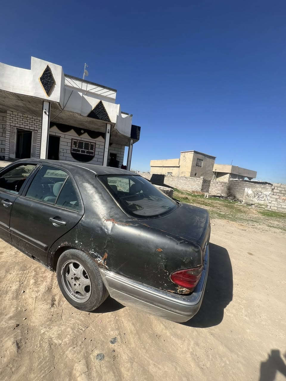 بسعر البلاش
مارسيدس ام عيون موديل الفين جديده صارت بيها ضربه وعمرتها والضربه واضحه بالصور بالجاملق الخلفي قرب قبق البانزين موضحها بالصور اني السياره جاهزه منضومة كهربائيات من اللايت للبك لايت كلو شغل جديد ومرتب تايرات جدد شرط صار شهر من شديتهن تدفئه شغاله تبريد يرادلها قايش وربط بور مي كير ومحرك جدد بلاديات افخر نوع اللي هوة ٧ وكير ايضا اوتو افخر نوع بلاديات ماملعوب بيهن والنشاط شوف عيونكم صدرها يرادلو ترتيب ماعايزها غير شي وسعرها مو 30 ولا 25 ولا 20 
17 قفل تم تنزيل السعر بسبب الحاجه ب 16 ونص ماترهم والشراي يشوف خيرها وسعرها مال سياره موديل تسعينات السياره منفيس ابيعها ادوات بدون كص ضايع منفيسها مكانها الشرقاط الاتصال ***********
