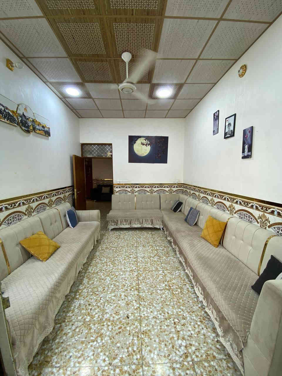 دار للبيع طابو صرف العطيشي حي الزهراء قريب الحولي طابق ونص يتكون الطابق الأول من استقبال وغرفه وصاله ومطبخ وحمامات داخليه وخارجيه الطابق الثاني يتكون من غرفه نظام سويت وصاله وسطح السقف صب مسلح المساحه ٩٧ متر بناء جديد البيت مثل متلاحضون الصور السعر 69 مع المجال البسيط الاستفسار ع الرقم *********** اتصال

*********** وات ساب

مكتب ابا الفضل للعقار العطيشي حي الزهراء مقابل شركة عباس الأسدي ٠
