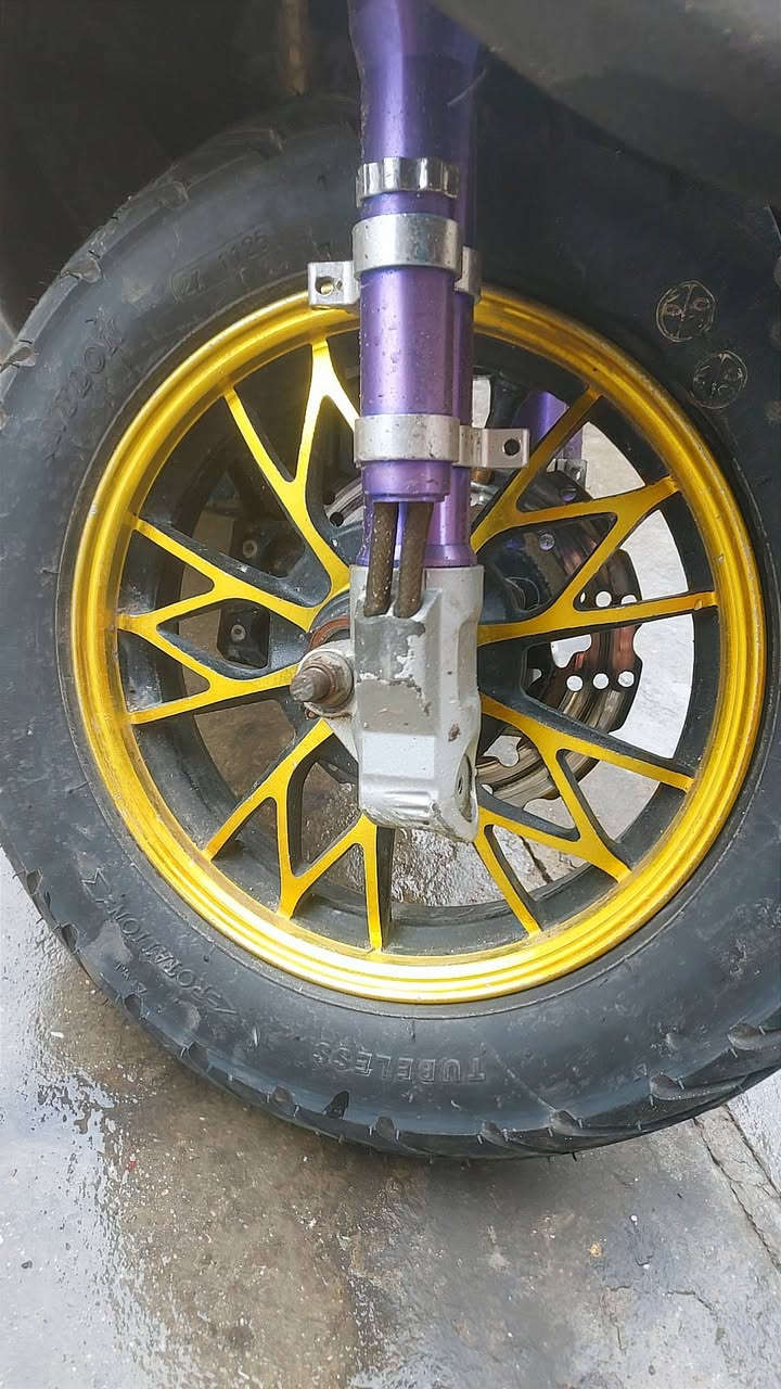 السلام عليكم دراجة ماكس عدلة للبيع مكينة مفتوحة ٤٩ لا تنقيص ولا تبخير كهربائيات شغالة نكرة بكل وقت بيها تزويد خارجي بي اصلي وتجاري اريدها ب450 وبيها مجال مكاني بغداد الحسينية مال الراشدية ***********
