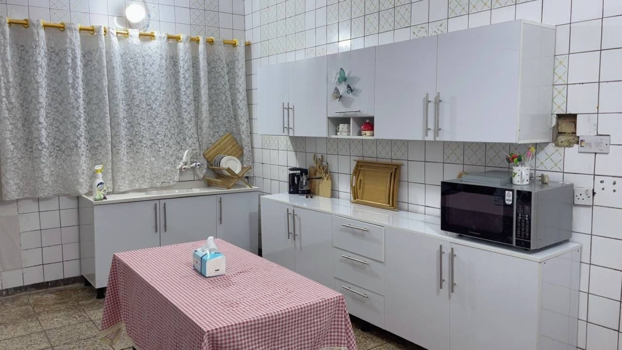 كاونتر ارضي وملحق مترين وسنك متر و20
خشب mdf السعر 265 ألف 🤎💫


**إذا كنت صاحب هذا الإعلان وتريد حذفه لأي سبب، رجاءا أرسل رسالة إلى الدعم الفني**