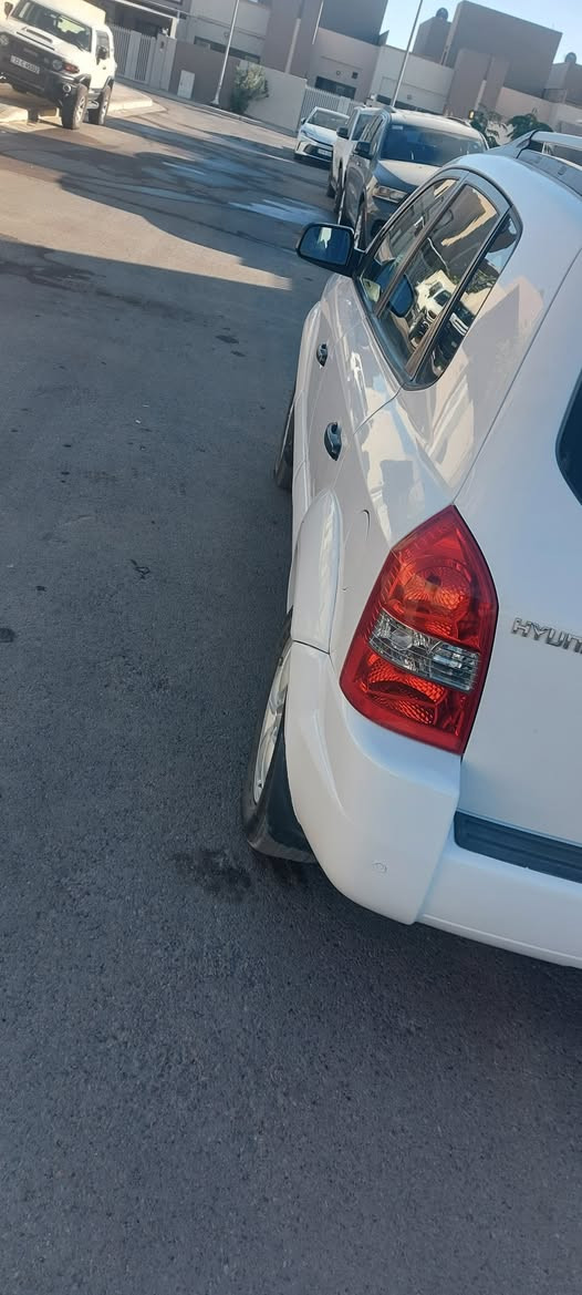 توسان خليجي موديل ٩
رقم كربلاء مشروع وطني بأسمنة تحويل مباشر 
مكينة وكير حدادية كهربائيات طخم تاير تبريد كلهة جيدة جدآ 
بيهة صبغ جاملغ أمامي الأيمن جمالية 

للإستفسار الاتصال على الرقم الموجود 

***********

مكان السياره عمارة مركز المدينة 

ومن ألله التوفيق للجميع 

السعر ١٢٢ وبيهة مجال للشراي
