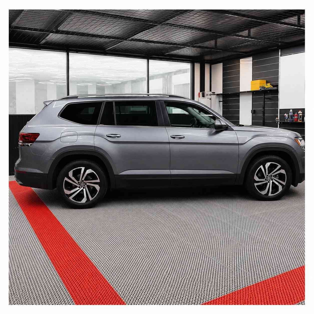 🚙 فولكس واكن أطلس 2023 | SE V6

📌 المواصفات العامة
✔️ سنة الصنع: 2023
✔️ الفئة: SE V6
✔️ الممشى: 59 ألف كم (قابل للزيادة)
✔️ محرك 6 سلندر V6 تنفس طبيعي
✔️ السيارة بحالة ممتازة
✔️ بدون  إيرباك
✔️ حادث بسيط جداً كما موضح بالصور
✔️ رقم الشاصي: 1V2HR2CA2PC525920

━━━━━━━━━━━━━━━━━━

⚙️ الأداء

✅ محرك V6 قوي وعملي
✅ 4 وضعيات قيادة (Drive Mode)

🛋️ التجهيزات الداخلية

✅ تبريد ثلاث قطع
✅ 7 مقاعد
✅ مقاعد جلد فاخر
✅ تدفئة للمقاعد الأمامية
✅ مقعد السائق كهربائي
✅ تشغيل بصمة (Push Start)
✅ فتح الأبواب الأربعة بالبصمة (Keyless Entry)
✅ تشغيل عن بُعد (Remote Start)
✅ شاحن هاتف لاسلكي (Wireless Charger)

💡 الإضاءة

✅ عدسات أمامية متحركة مع حركة المقود
✅ مصابيح زينون
✅ إنارة LED أمامية وخلفية
✅ ماسحات زجاج أوتوماتيكية عند نزول المطر

🛡️ أنظمة الأمان

✅ رادارات أمامية وخلفية وجانبية
✅ حساسات أمامية وخلفية
✅ نظام النقطة العمياء (Blind Spot)
✅ نظام المحافظة على المسار (Lane Assist)
✅ Auto Hold
✅ Auto Stop/Start
✅ هاند بريك إلكتروني
✅ منظومة متكاملة من الحساسات وأنظمة التحذير ومساعدة السائق

✨ مزايا إضافية

✅ باب خلفي كهربائي
✅ فتح الباب الخلفي بحركة القدم
✅ بردات أبواب أصلية

━━━━━━━━━━━━━━━━━━

📍 السيارة جاهزة للفحص بأي مركز تختاره.
📲 للاستفسار: ***********
