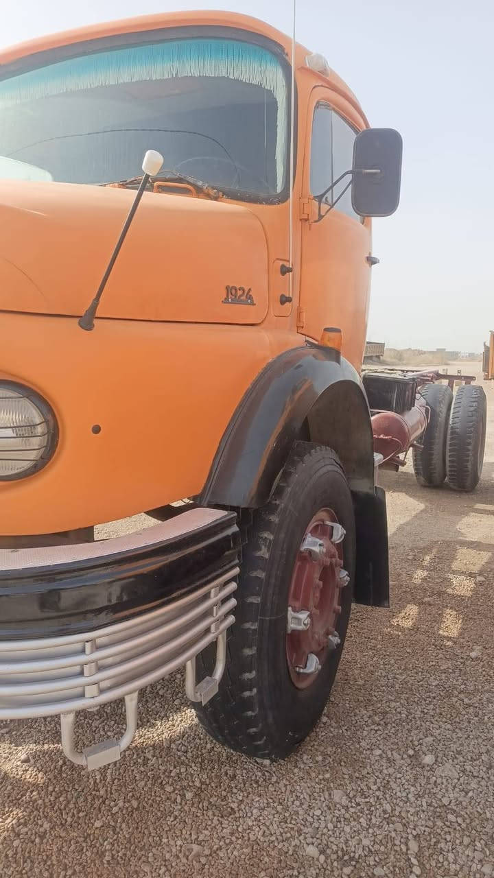 سلام عليكم للبيع اقجم موديل 71 تك ومطوله من السنتر رقم نينوه محرك وكير شرط رقم نكليزي السياره جاهزه السعر 35وبيه مجال عنوان السياره الفلوجه معرض الاحلام الاستفسار ***********.     ***********
