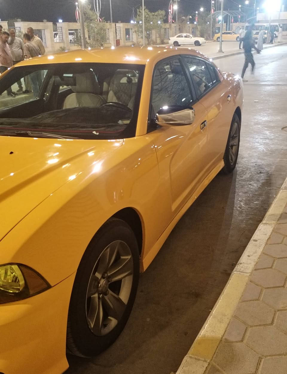شارجر موديل ١٣ رقم بغداد بسمي مشروع وطني مكينه جديد كير موس تبريد طخم تاير ويل خليجي مو الصوره مصفره هيه وغرامات شاشه چبيره جاهزه سياره شرط بدون ايرباك  ضربته الباب الخلفي لوره سايق خطه ناصرية بغداد السعر 160 بيه مجال قليل*********** او***********
