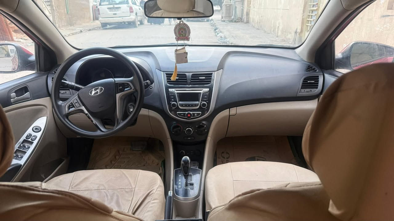 السلام عليكم اكسنت موديل2015خليجي فول مواصفات عدا البصمة مابيه ضربةماعدا جراد على الجنطة والبنيد تبريد شغال عايز فقط غاز شرط مداور محرك 1400 ماشية 173 السعر 89 مكاني نجف رقم الهاتف ***********
