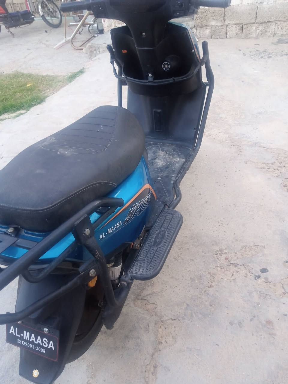 دراجه شحن للبيع
نظيف شغال
بطاريات عدد 6 يقرن 10 
#العنوان... الرمادي التاميم 
السعر ...450 الف
هاتف....***********
