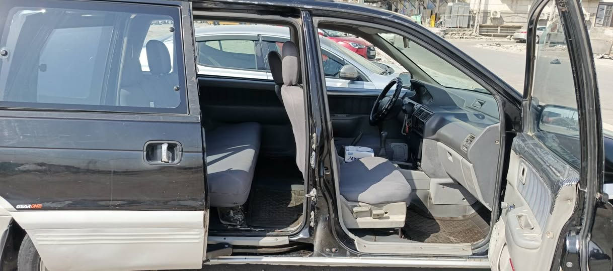 ميسبوشي موديل 92 رقم ديالى سنوية لي حد 2027 سيارة تبريد شغال مكينة وكير مصبوطة لا تبخي ولا تنقبص صدر مبدل جديد سنتر لوك كير عادي وكهرباء سيارة كاملة ببها مضومة زنون شاشة وكامرة سيارة كاملة ترايك وين مايعجبك سيارة مصبوغة صبغ قديم بيها طخة بل جاملغ لخلفي ومصلحة  تصال علة رقم ***********مكان سيارة بغداد غزالية
