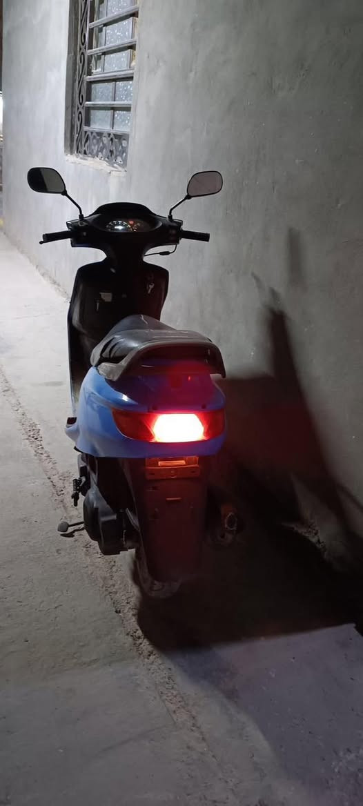 سلام عليكم فراشة للبيع بلادي لا مفتوحة ولا مصلحة خير من الله كهربائيات كلها شغالة كيج بانزين كيج سرعة هورن اشاير عالي ناصي نكرة سلف هندر معايزة شي أمانة الله كلش مرتبة سعرها 500 مكاني كوفة رقمي ***********
